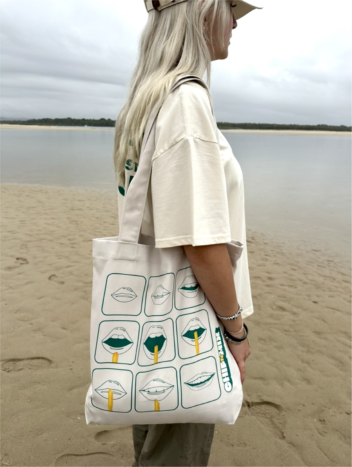 Chipper Tote Bag in Bone